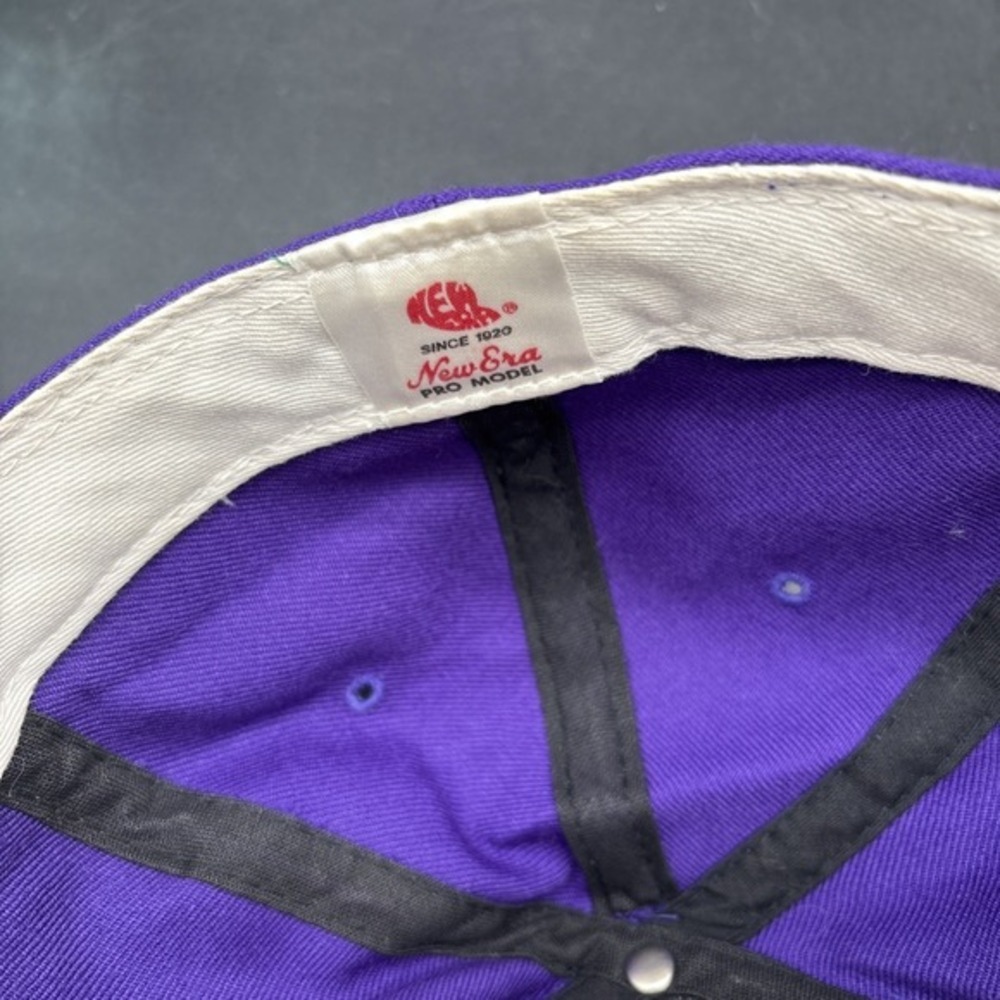 Washington Huskies New Era Pro Model Fitted Hat Size 7‎ Purple Gold Vintage - Picture 11 of 11